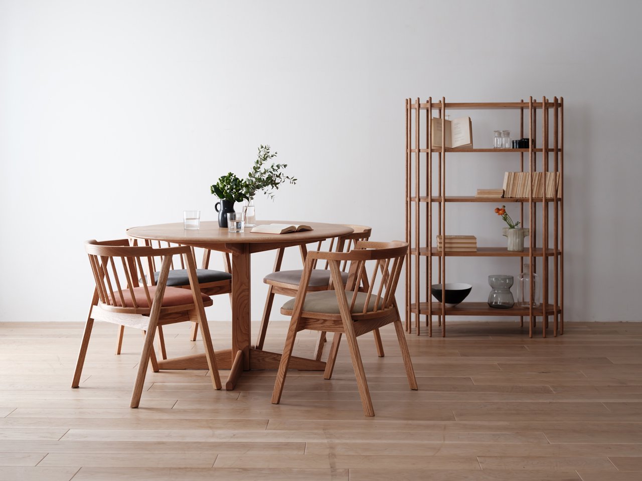 ASTA Circle Dining Table