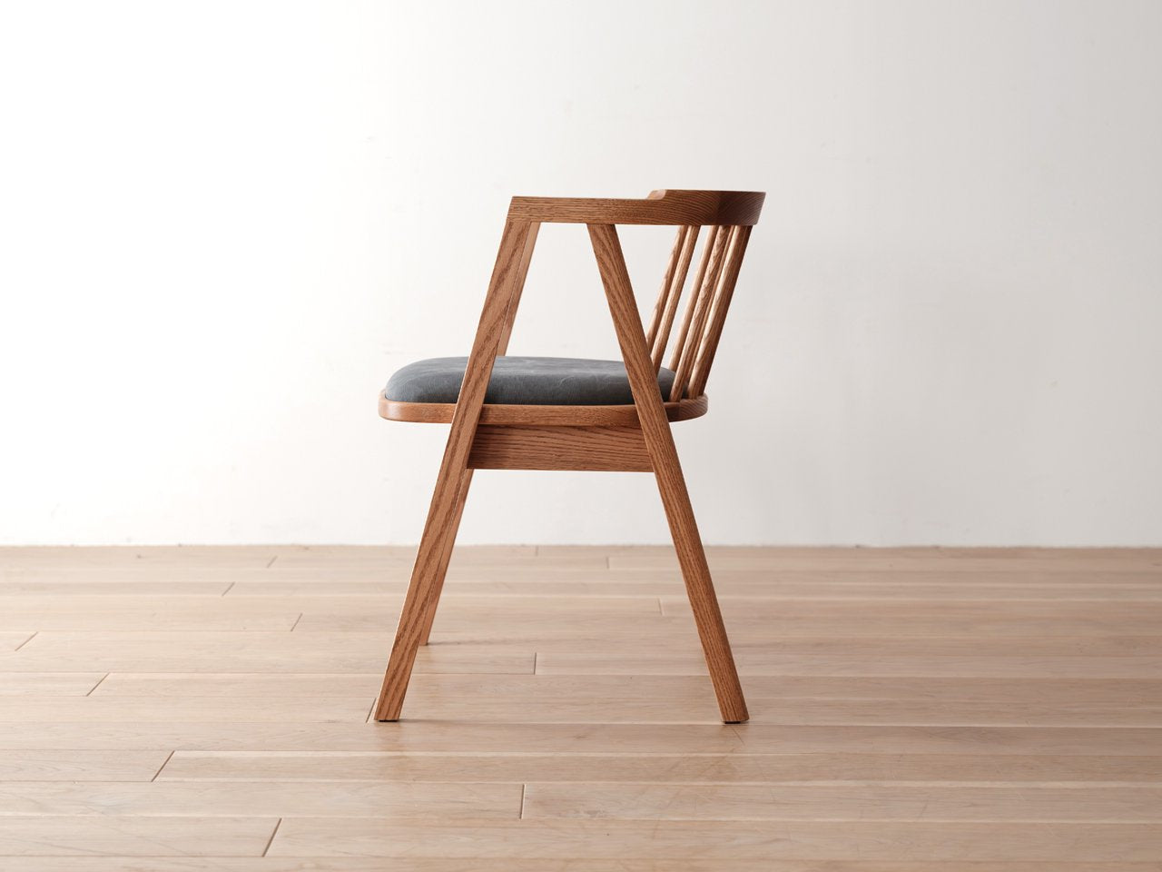 ASTA Armchair
