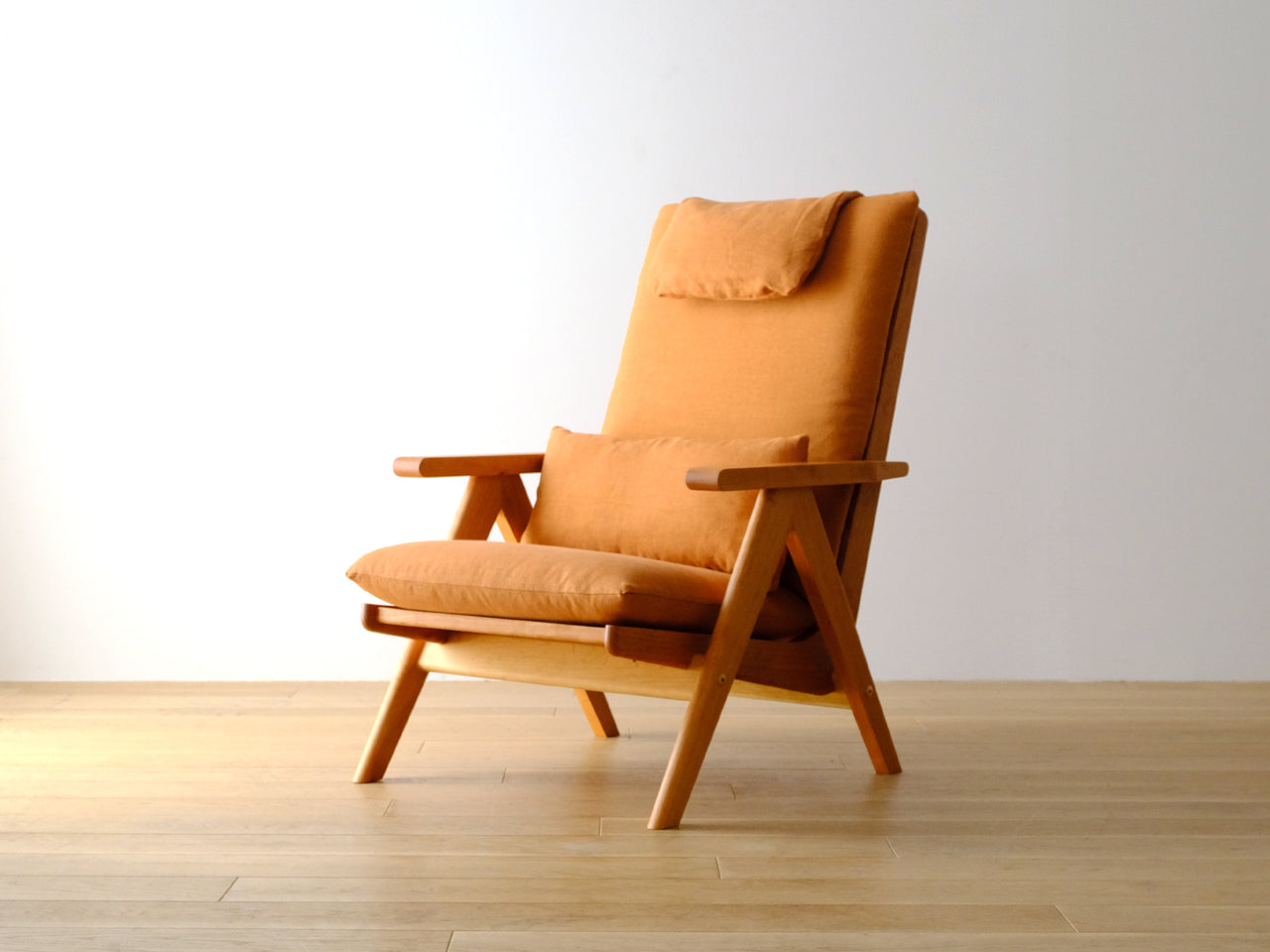 PACE Armchair 069